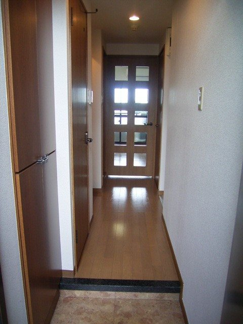 新品家具付きマンション梅里15(KaGood東京)の玄関