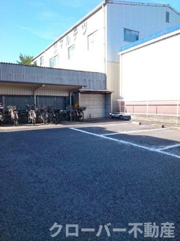 オーチャート１０の駐車場