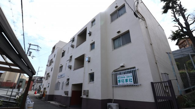 霞ヶ丘関西マンションの外観