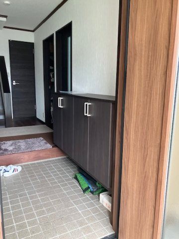 元町売家の玄関|シューズボックス