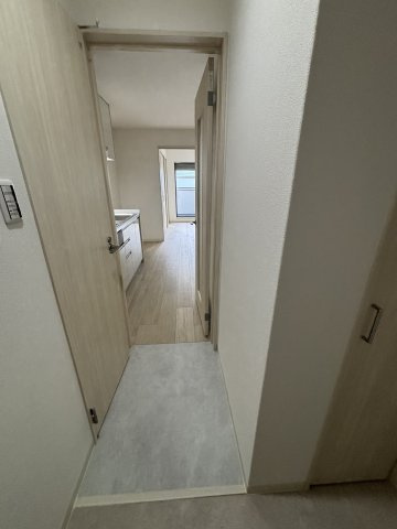 ピレーネ北条Ⅴの玄関|明るい玄関です