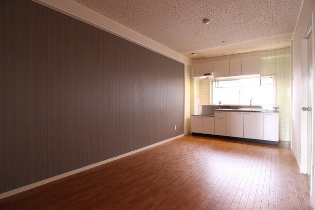 ハニーサイド塩屋の居間・リビング