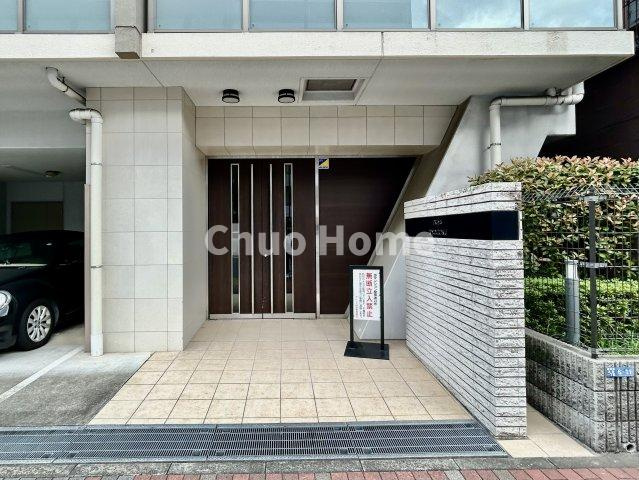 プレシス両国のエントランス|【エントランス】マンションのエントランスは、その物件の印象を決める、顔とも言える場所です。毎日通る場所ですからきれいなのが一番です。
