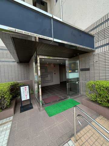 オリーブハイツ西宮のエントランス
