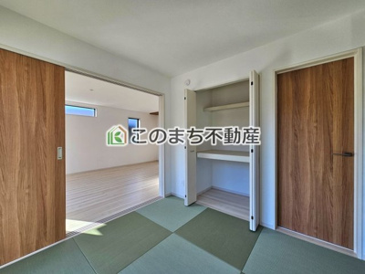 【和室】 | 野木町友沼6期　1号棟 | 同社施工物件写真。※建具やフローリング、その他仕様が異なる場合がございます。