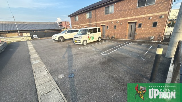 M.Gracia西の駐車場