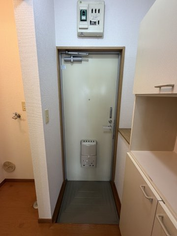 エステートピア上青木の玄関