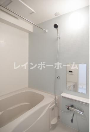 レオステーションフロント鬼越の浴室