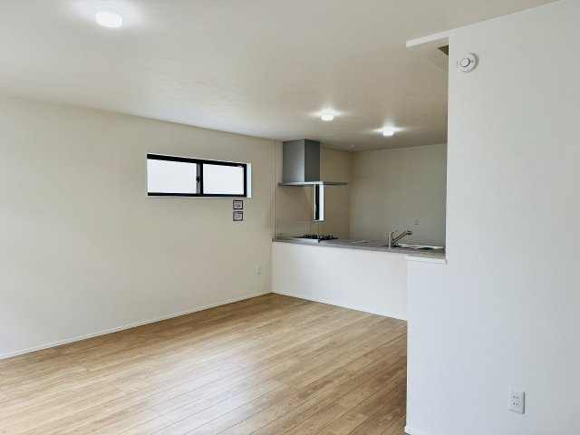 八王子市　本町　新築一戸建て　５期の内装|～2階18.9帖の明るいLDKで、家族団欒の時間をお過ごしいただけます～