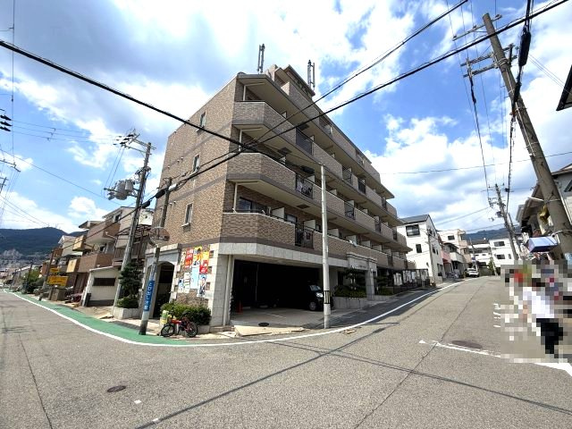 ワコーレ六甲アーベインの外観