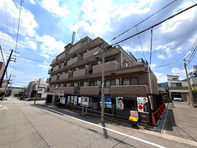 ワコーレ六甲アーベインの外観