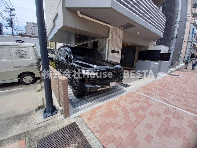 グルーブ神戸元町アリアの駐車場