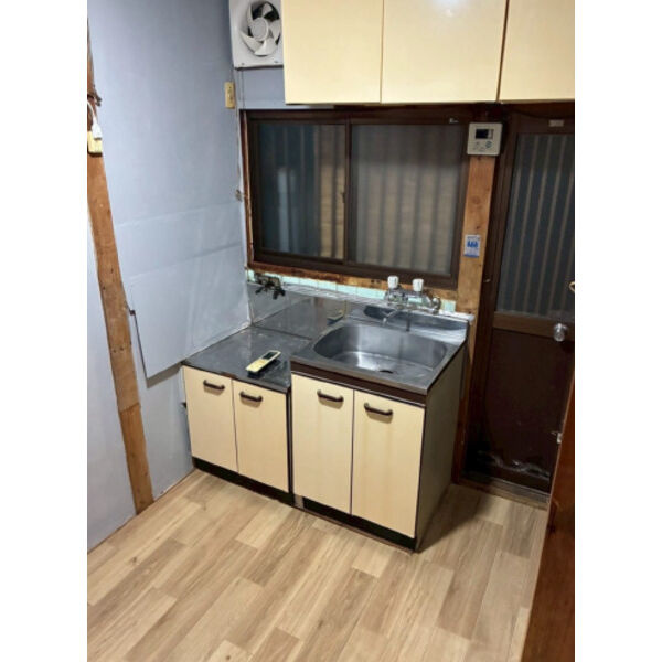 和泉市富秋町2丁戸建のキッチン
