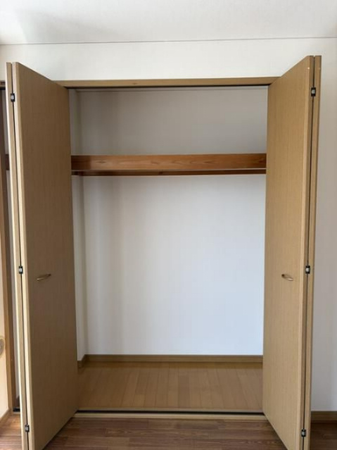 厚木市田村町の賃貸マンションの収納