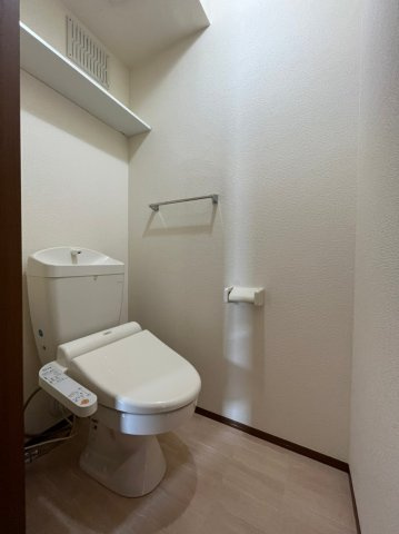 岡田様戸建借家のトイレ