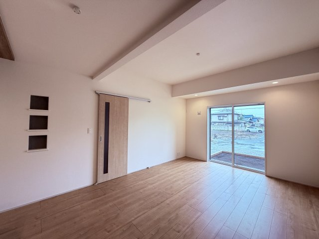 【居間・リビング】 | 本庄市前原2丁目　ブルーミングガーデン　新築戸建　全1棟　1号棟