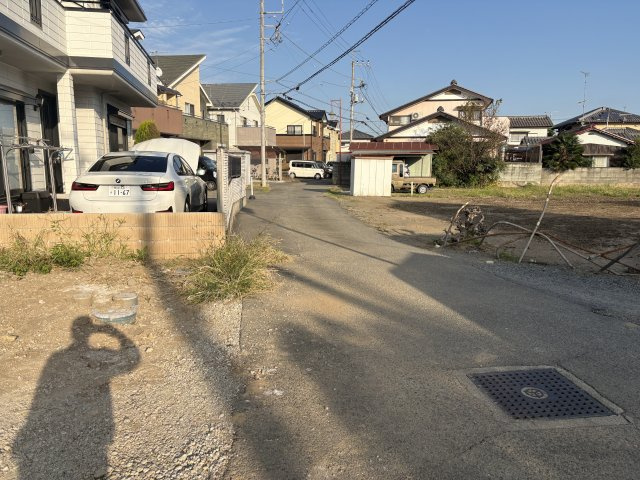 【前面道路含む現地写真】 | 本庄市前原2丁目　ブルーミングガーデン　新築戸建　全1棟　1号棟