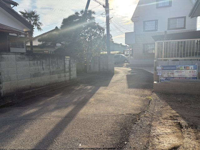【前面道路含む現地写真】 | 本庄市前原2丁目　ブルーミングガーデン　新築戸建　全1棟　1号棟 | 10/12撮影