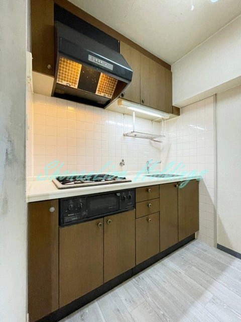 藤沢市鵠沼神明２丁目の賃貸マンションのキッチン|「同建物反転タイプ」