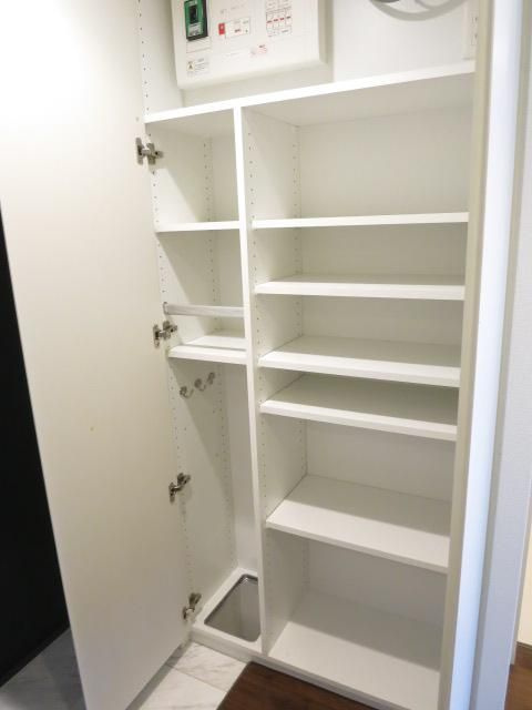ステイシス町屋の玄関