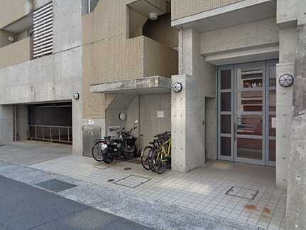 南区青崎2丁目ハウスバーンフリート青崎の駐車場