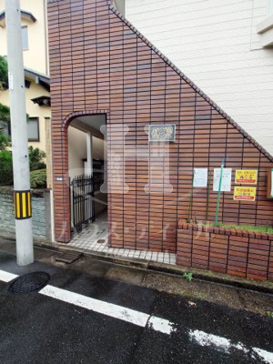 【エントランス】 | ライブコア西川口 | 落ち着いたエントランスです