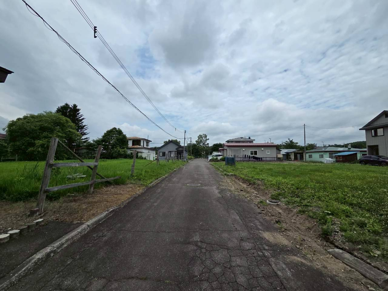 弟子屈町中央3丁目　売地（234坪）の前面道路含む現地写真|前面道路
