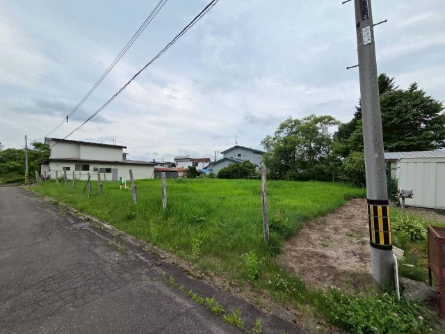 弟子屈町中央3丁目　売地（234坪）の前面道路含む現地写真