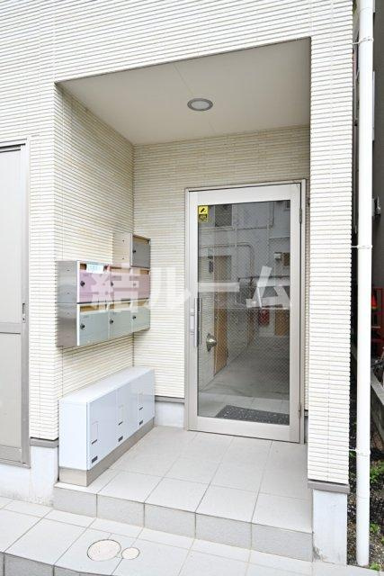 板橋区大山金井町のアパートのエントランス