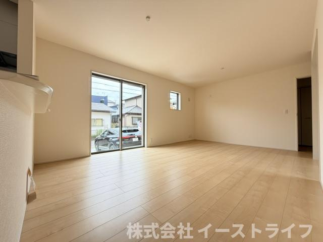 【新築戸建】　いわき市平下平窪3期　全3棟　長期優良住宅　の居間・リビング|同社施工写真　穏やかな空間であることが必然。爽やかな通風と採光を存分に感じる事が出来る空間です。
