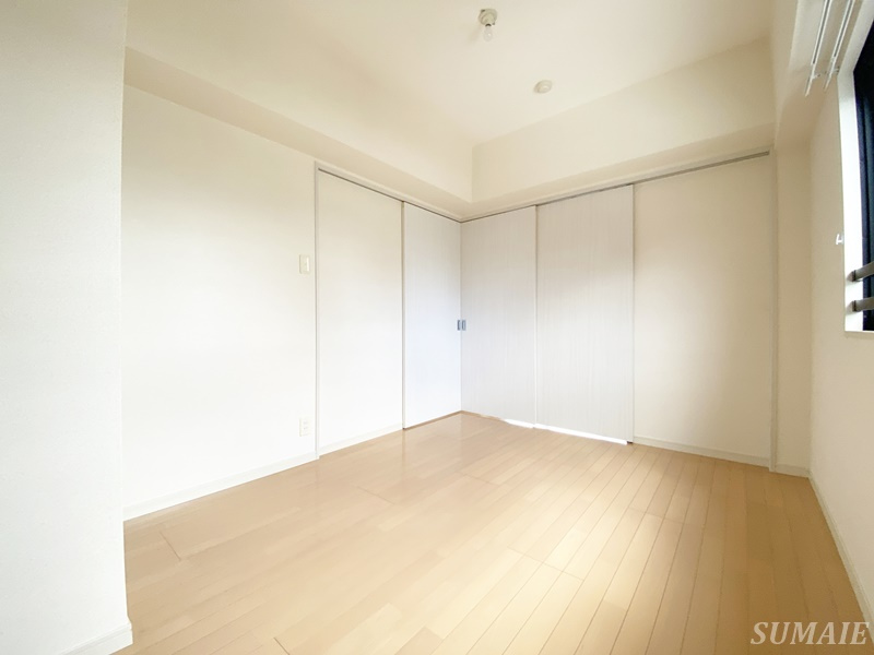 プリムベール新田の寝室|別角度からみた5.5帖の寝室です☆