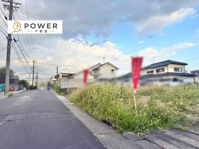 ファーストタウン　名古屋市第２緑区旭出　全２棟の前面道路含む現地写真|十分な幅が確保されており、車の出し入れもスムーズです。日常生活での使いやすさも兼ね備えています。