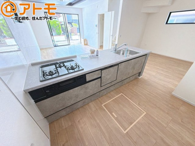 【キッチン】 | 駿河区小鹿10期　新築戸建　全1棟 | 対面式のキッチンはリビングを見渡すことができるので安心♪家族の会話も増えそうですね♪