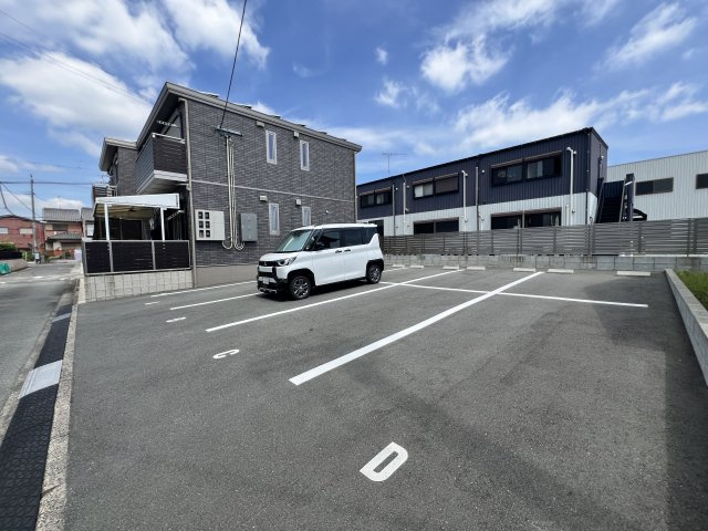 アルタイルの駐車場
