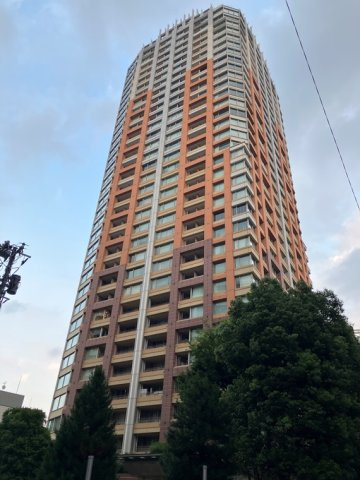 青山パークタワー