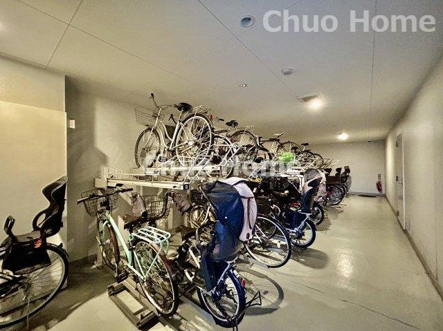 ルネサンス葛西ザ・レジデンスの駐輪場|【自転車置き場】最新の空き状況や費用などの詳細は担当スタッフまでお問い合わせください。