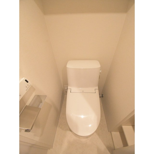 ラクレイス横濱関内のトイレ|ゆったりとした空間のトイレです