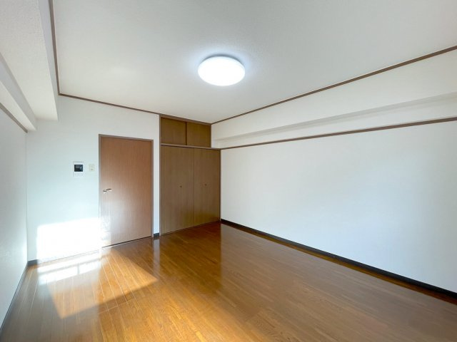 いわき6番館の洋室|落ち着いた色調の洋室です