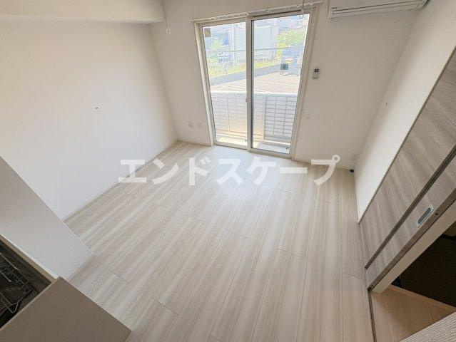 サニーフラットの居間・リビング|高崎、前橋のお部屋探しはエンドスケープまで！お客様の理想お聞かせ下さい♪