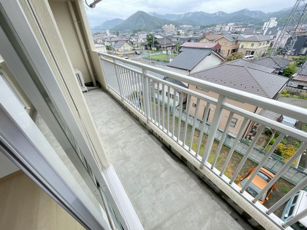 マンション長利のバルコニー