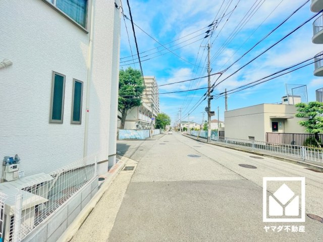 尼崎市武庫豊町３丁目の前面道路含む現地写真