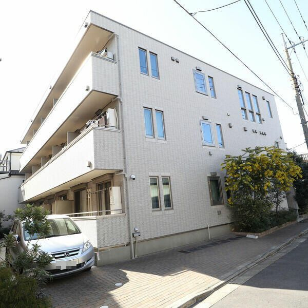 フィカーサ　いちょうの木の外観