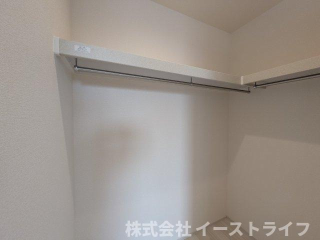 【新築戸建】　いわき市平下平窪3期　全3棟　長期優良住宅　のキッチン|同社施工写真　浄水器一体型水栓です。蛇口をひねればいつでもおいしい水が飲めるのが嬉しいです(^^)/水はねの音や食器が当たる音を大幅に軽減する静音仕様のジャンボシンクです。