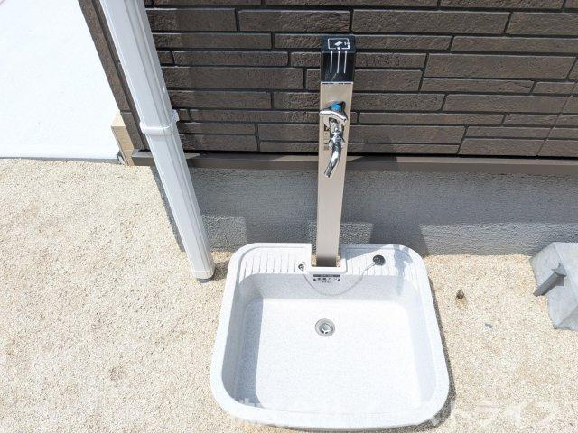 【新築戸建】　いわき市平下平窪3期　全3棟　長期優良住宅　の庭|同社施工写真　南向きなので日当たりが良く、お子様のお砂場遊びやガーデニングも楽しめそうです♪
