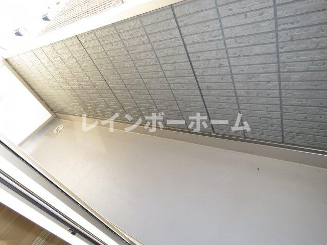 ロンサールⅡのバルコニー|お洗濯にも便利なバルコニー付き