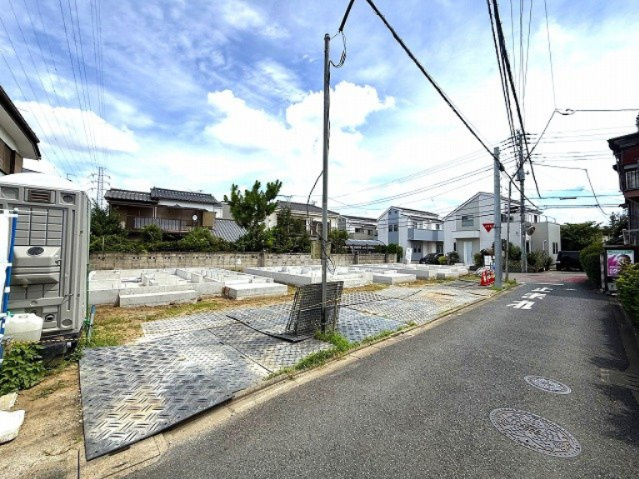 【外観】 | 【仲介手数料２２０万円が無料！】■４ＬＤＫ＋車庫■バス停まで２分■長期優良認定住宅■ＺＥＨ水準 | 【諸費用２２０万円ＯＦＦ！】
決算特別キャンペーン！
家計応援サービスの限界に挑戦中！
■耐震性能など住宅性能評価６項目で最高評価
■ＺＥＨ水準（エコ住宅）
■モデルハウス見学可
