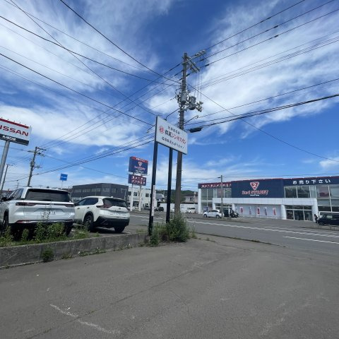 室蘭市中島町４丁目５−６テナントの駐車場