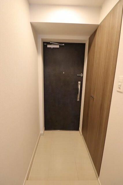 ＧＥＮＯＶＩＡ横浜石川町の玄関