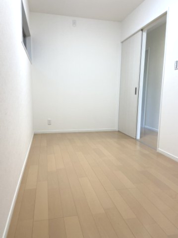 北区大将軍東鷹司町中古戸建の洋室|きれいな洋室です