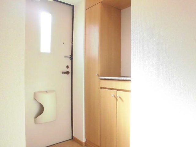 プチ　グレーヌＡの玄関